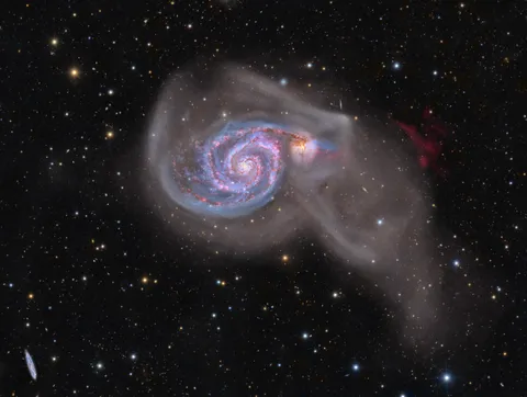 Unveiling hidden features in the Whirlpool galaxy using 255 hours