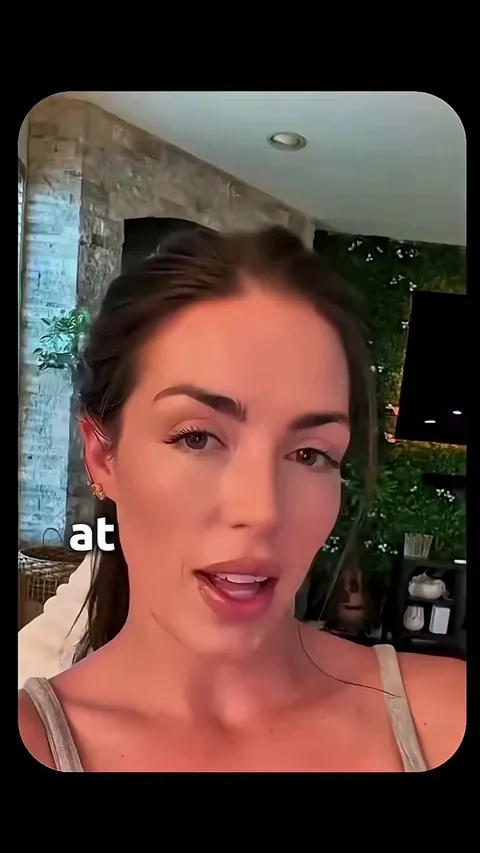 No wonder everyone loved her! *Puts hand up*