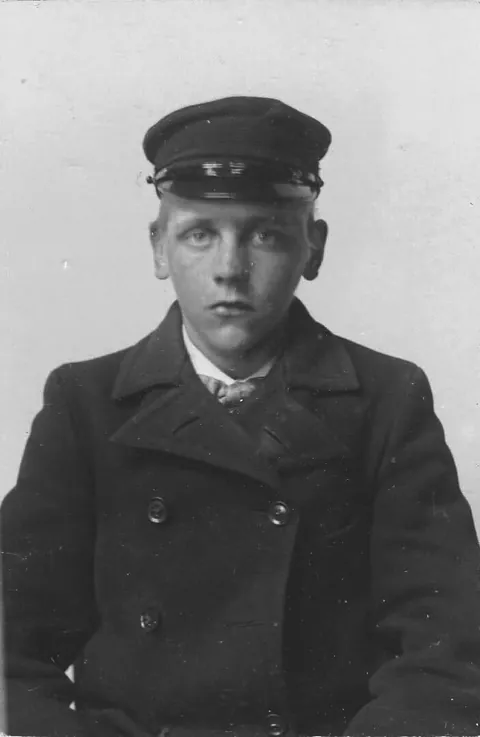 My Great Uncle from 1902 to 1932 through jail and police photos (Sweden).