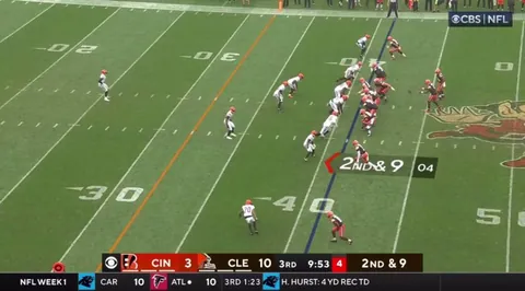 [Highlight] Deshaun Watson throws it 7 yards short of his reciever and is picked off by Dax Hill
