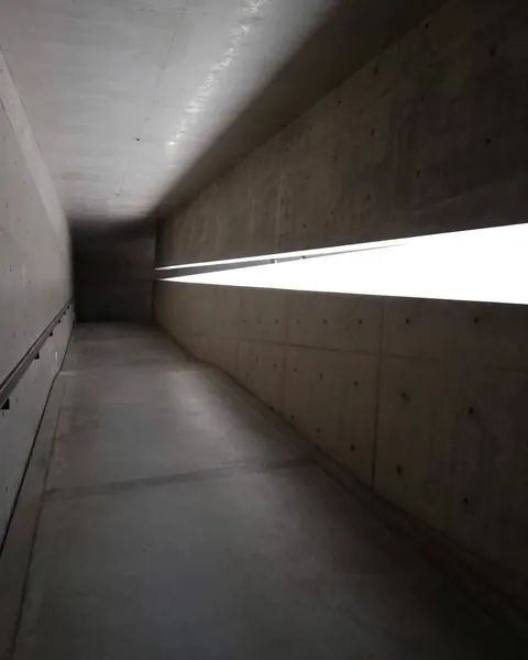 How do you achieve these "gap"/"cuts" using concrete?