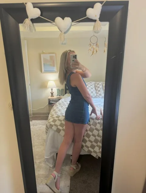 Daily dose of Meg taking her clothes off [f]