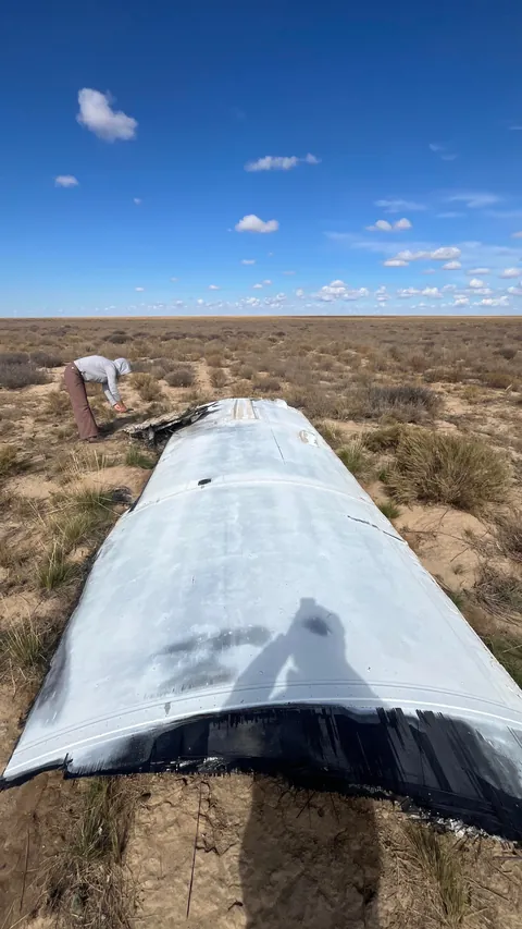 Anybody recognize this debris of a Russian rocket in Kazakhstan?