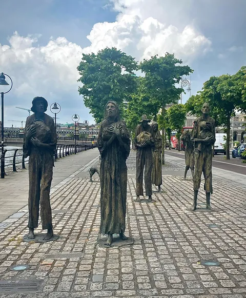 Took my first ever solo trip to Ireland: the Emerald Isle 💚