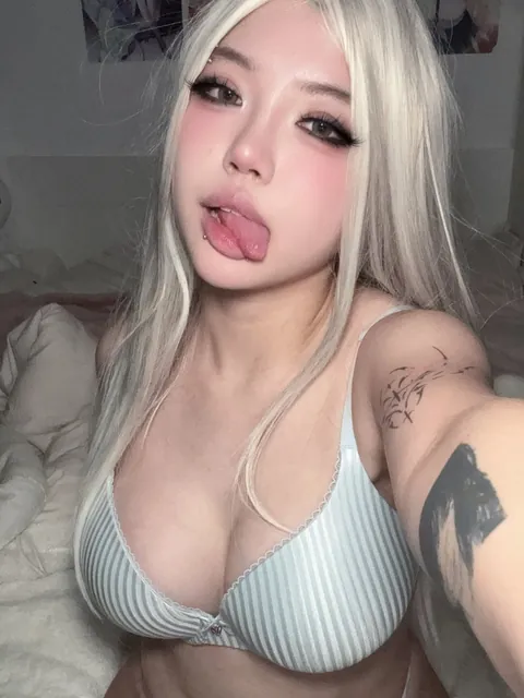 Pump For Pretty Porn, Addict