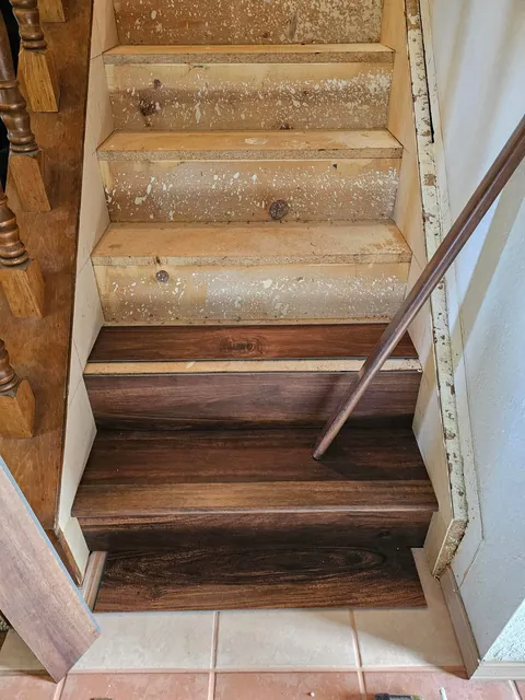 Stairs from carpet to LVP