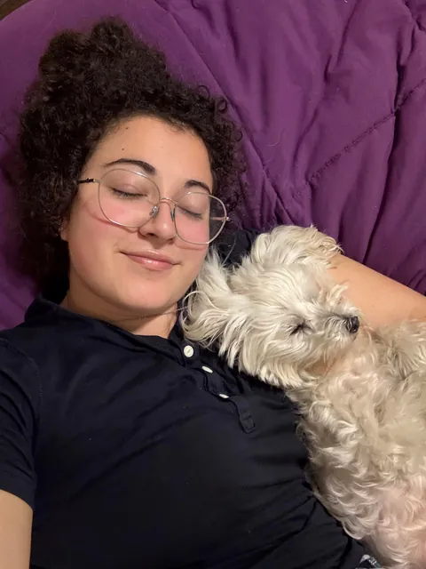 I'm back again lol 20F, still got daddy issues and changed my glasses