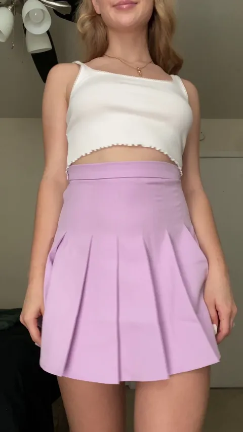 Good girls don’t wear panties 🤫