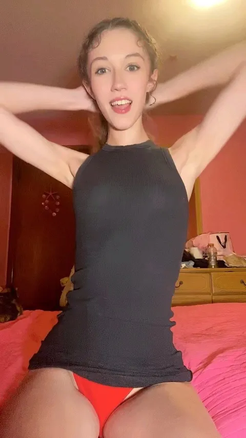 I keep my dresses short for easy access 😻