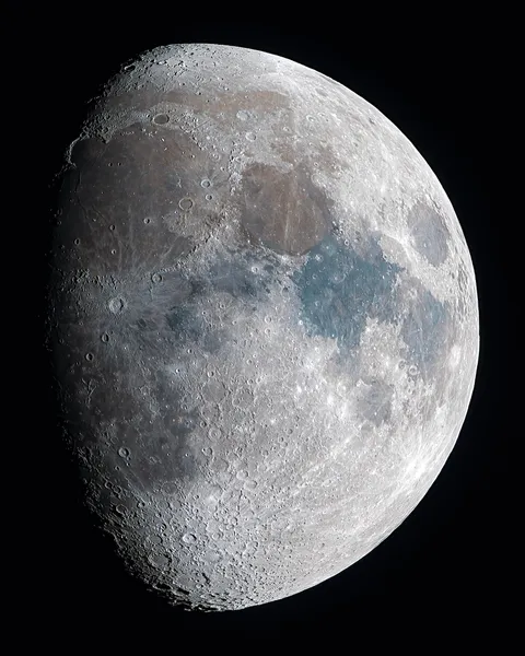 Waxing Gibbous Moon 76%