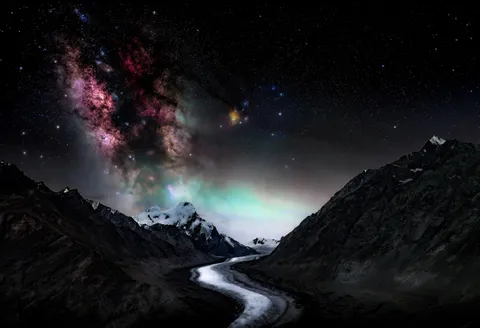 ITAP of the Milkyway rising over the Drang Drung glacier
