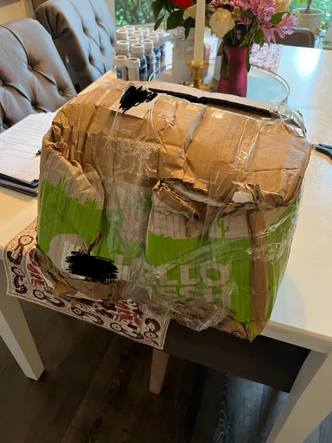 How our meal prep kit arrived a week late… with hot raw meat inside