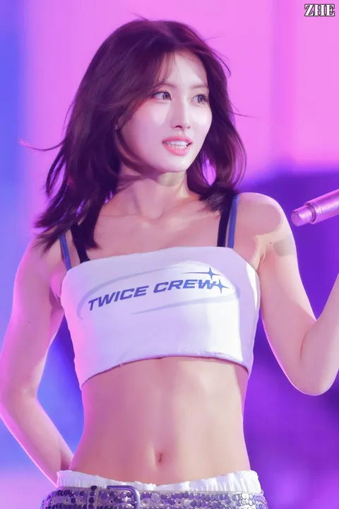 TWICE - Momo