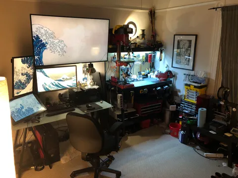 This is my battlestation/ home-lab