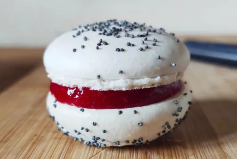 Rapsberry macaron