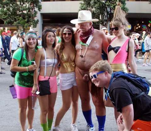 More public erection CFNM fun - blasts from the past at Bay to Breakers