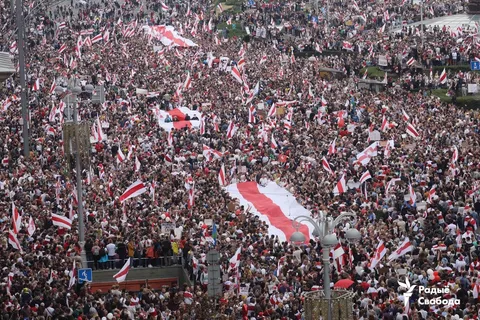 Biggest protests in the history of Belarus continue. More than 100 000 people are on the streets of Minsk today. The protesters demand fair elections.