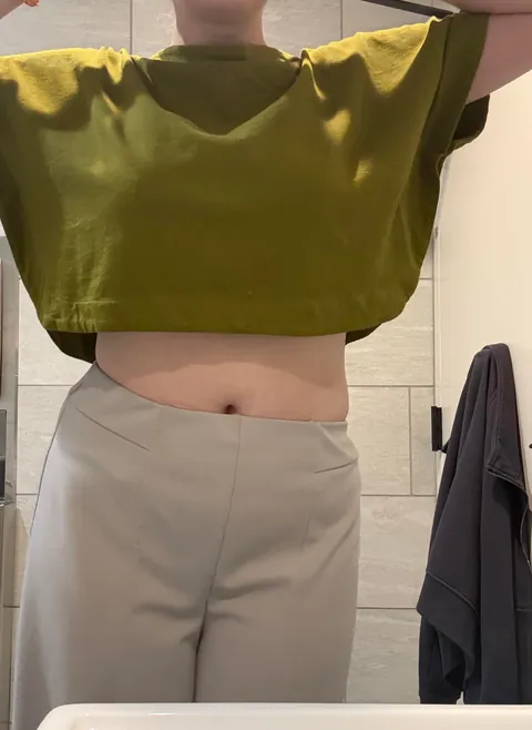 (F) swipe to see boob