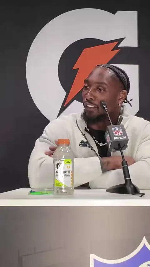 [Highlight] Seahawks DE DeMarcus Lawrence was asked about Bad Bunny’s halftime show and the importance to Spanish speaking people.

“We have so many cultures and ethnic backgrounds in America, I think it’s time to start embracing all of them … that’s what really makes America great.”