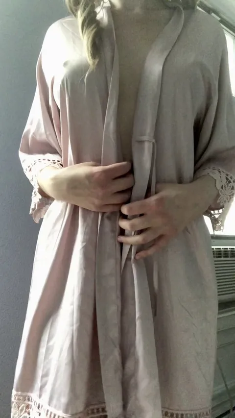 this robe hides them pretty well [oc]