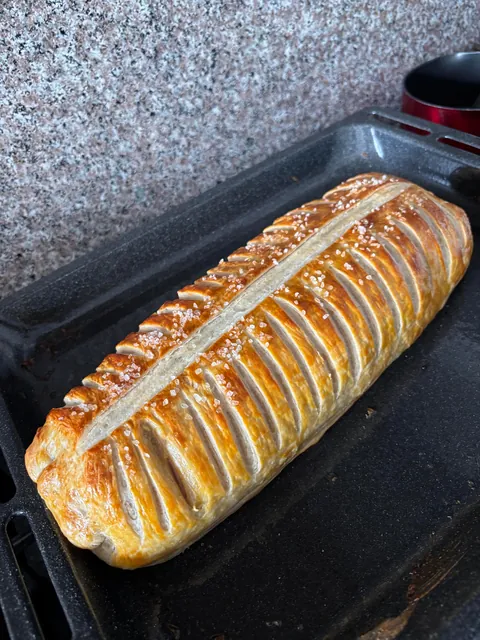 [homemade] My first attempt at a Beef Wellington. Let me know what you think!