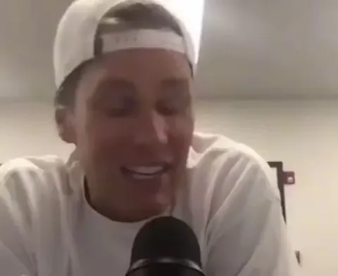 [Highlight] After a Super Bowl, Tom Brady’s 10-year-old son attended an afterparty with Snoop Dogg &amp; women on poles. “We are having the time of our life &amp; I’m like, ‘Holy cow. If he tells his mother, I ain’t going to see this kid for a long time”