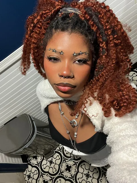 i have just been OBSESSED with doing star eyebrows