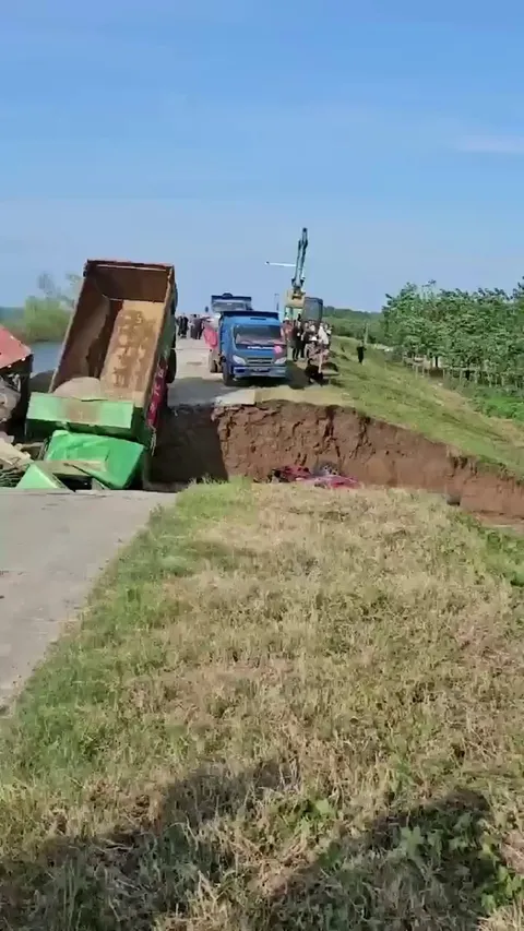  Attempting to mitigate damage due to a dam breach in Zhoukou City