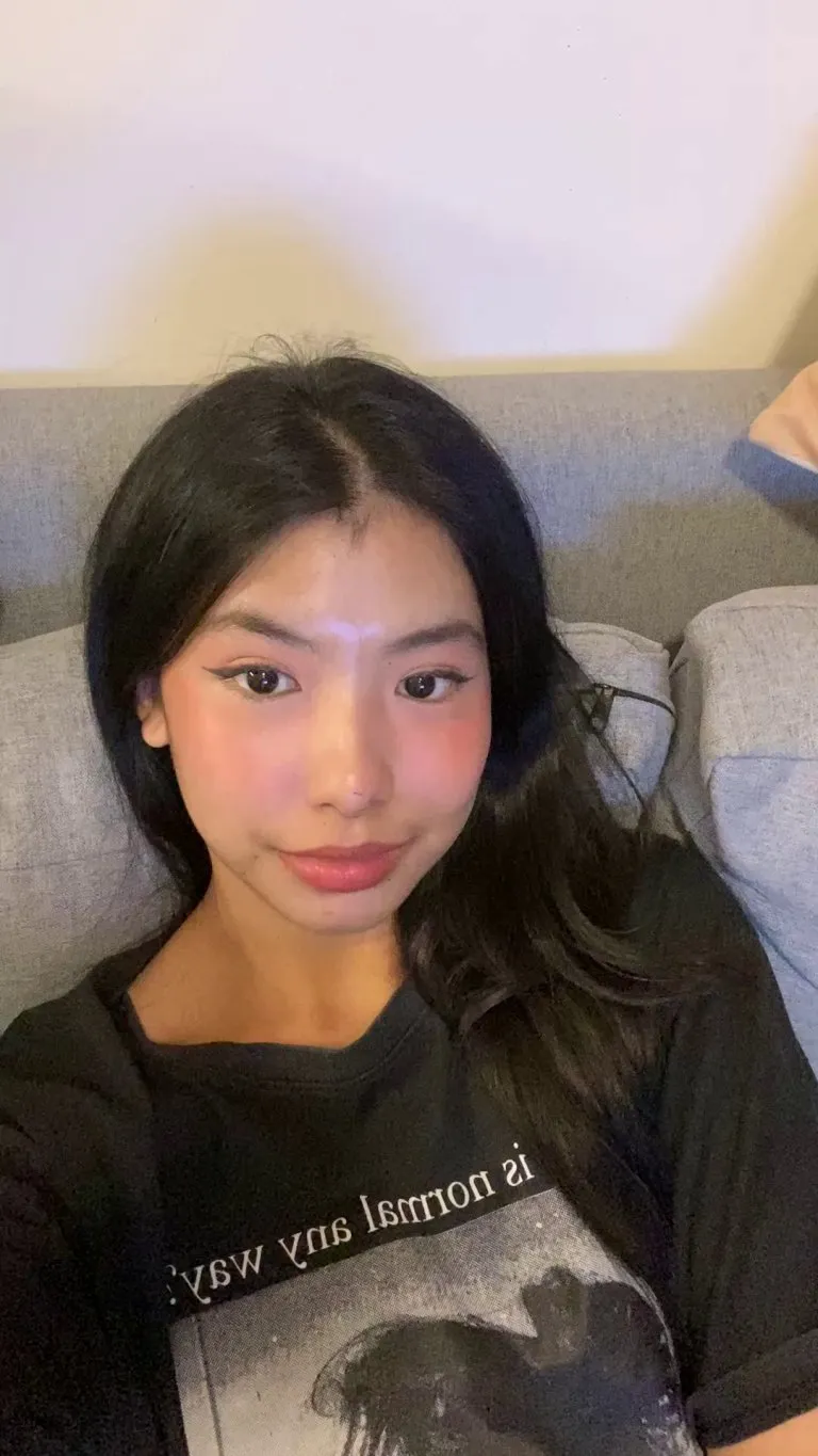 write ur age if u want my nudes in ur inbox (deleting in 12 hrs)