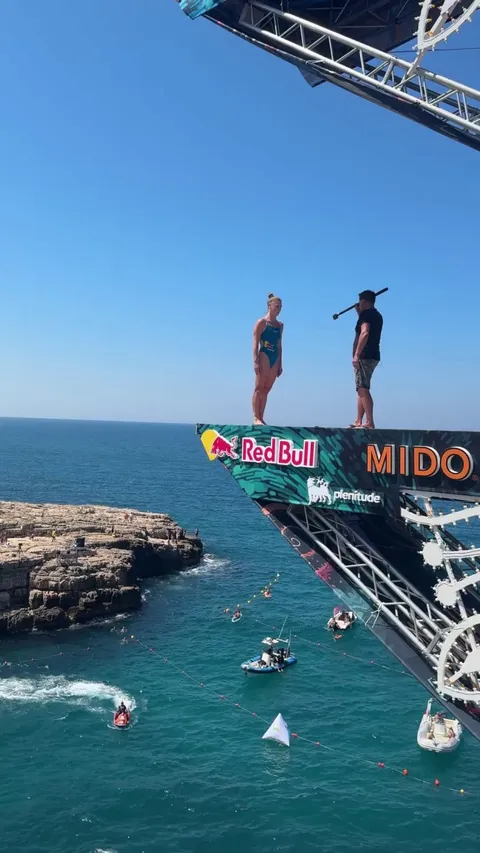 [Behind-The-Scenes] Camera throw at Red Bull Cliff Diving