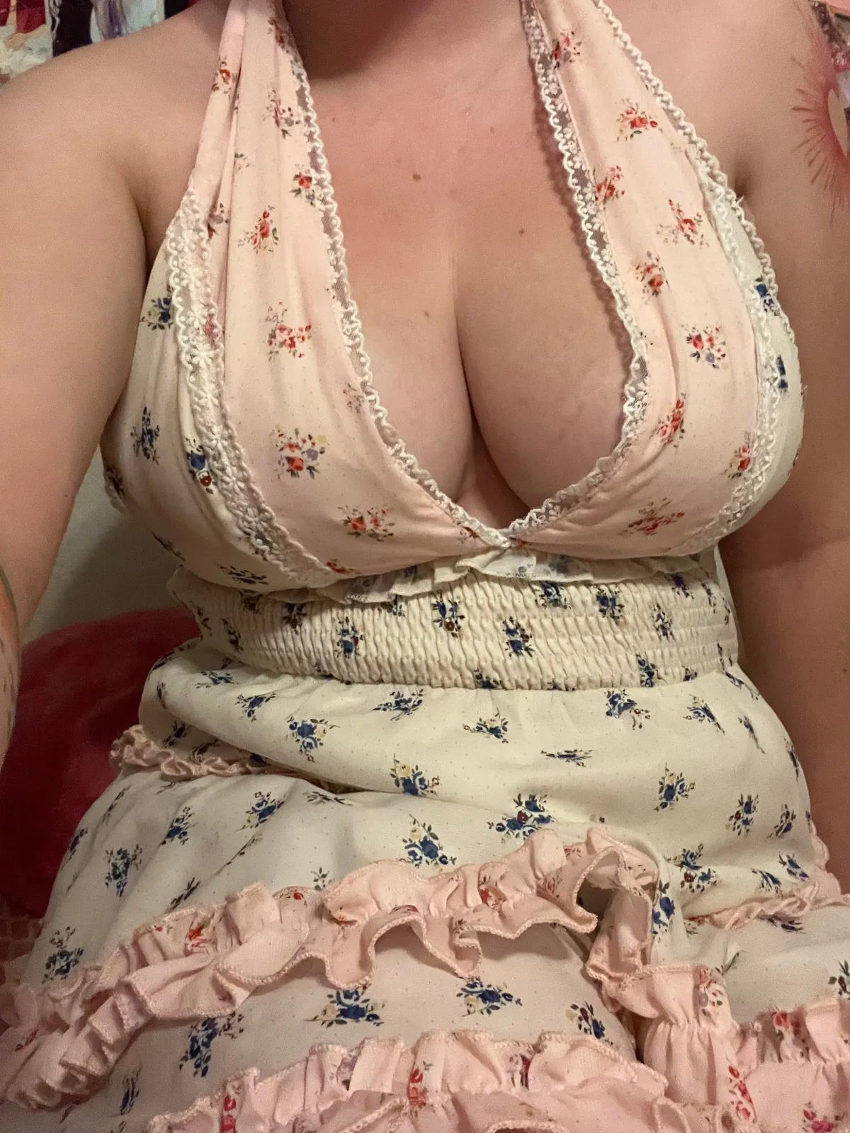 Does anyone like my new dress? 🥰