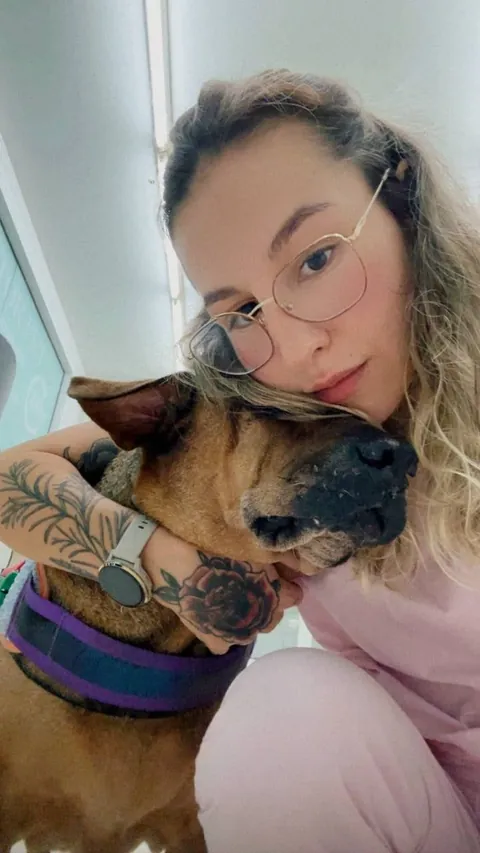 I'm veterinarian. Would you date me?