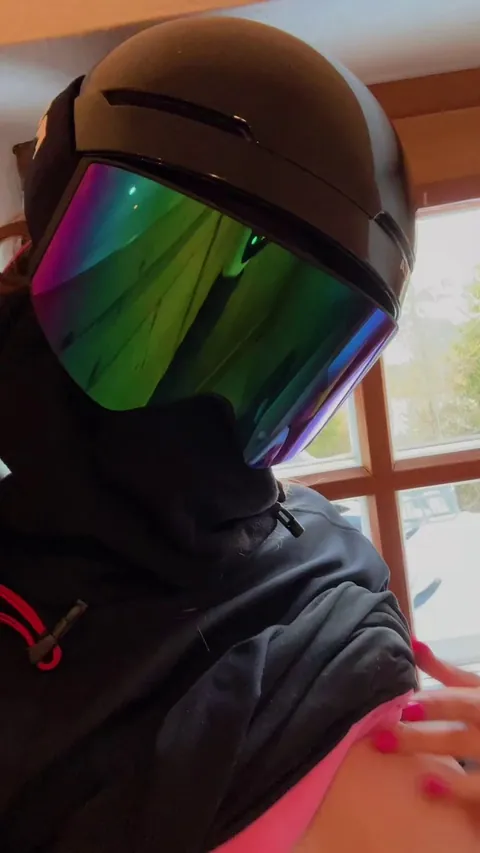 Lunch break in an alpine hut ⛷️💕