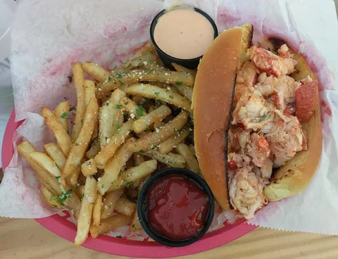 [I ate] Warm butter lobster roll with truffle oil fries
