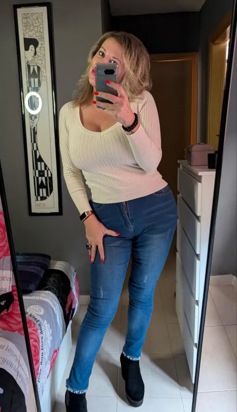 Would you fuck my wife and mom of 1?