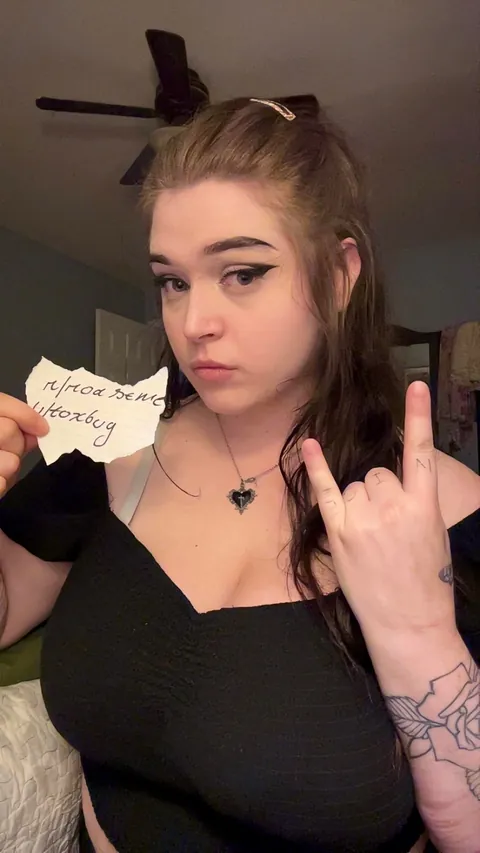 F21 unemployed recovering addict and former goth. End me.