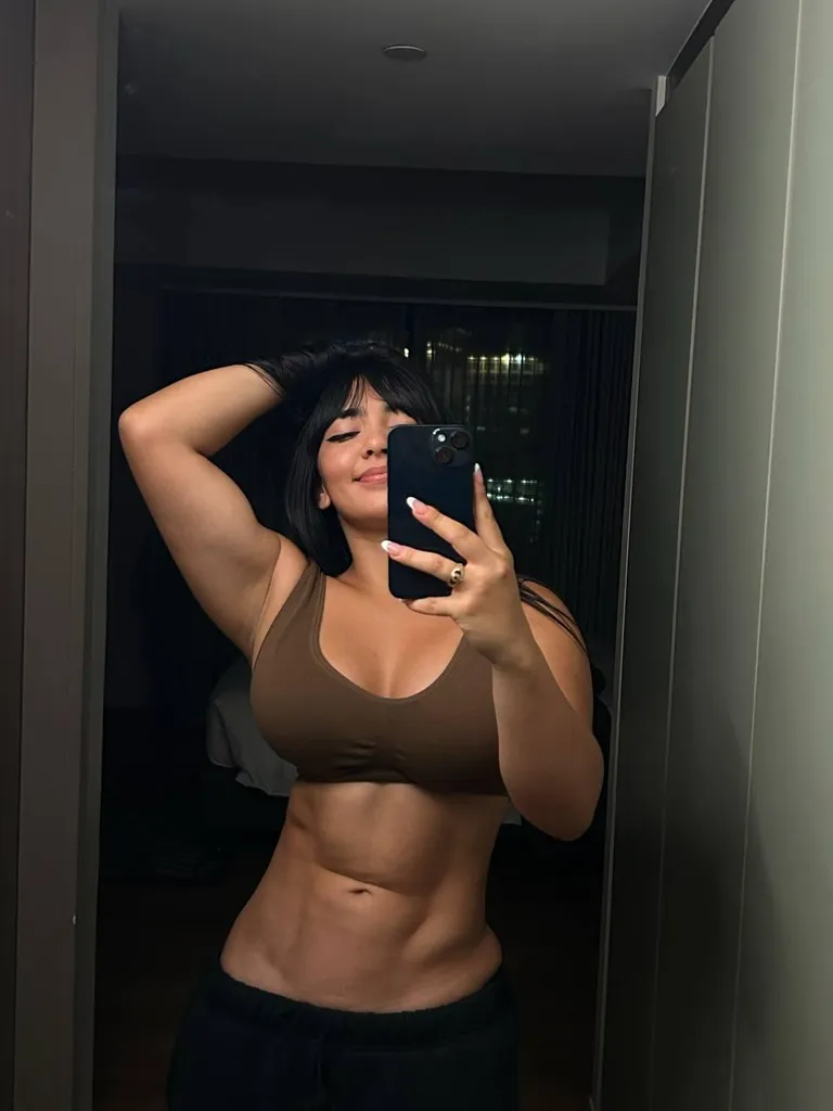 Hot girl fit routine.