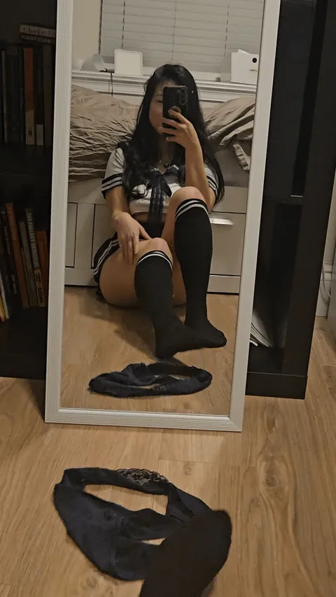 [F] undress me and use me for pleasure pretty pls??? 🥺