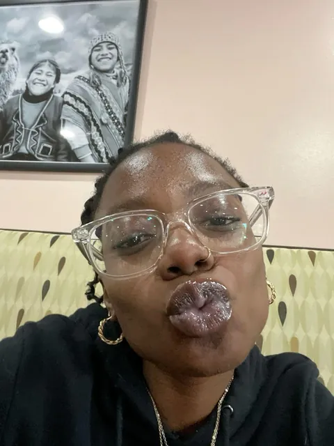 Whose face needs 💦