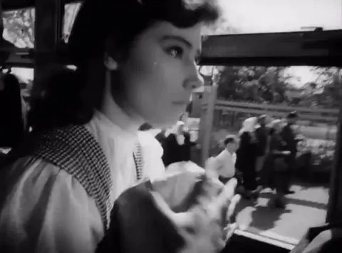 This amazing shot from the 1957 Soviet war film “The Cranes are Flying”