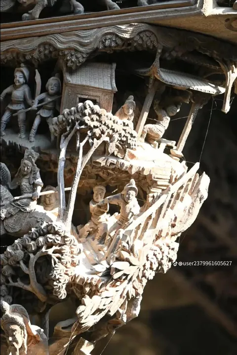 The amount of detail on Chinese column supporter architecture