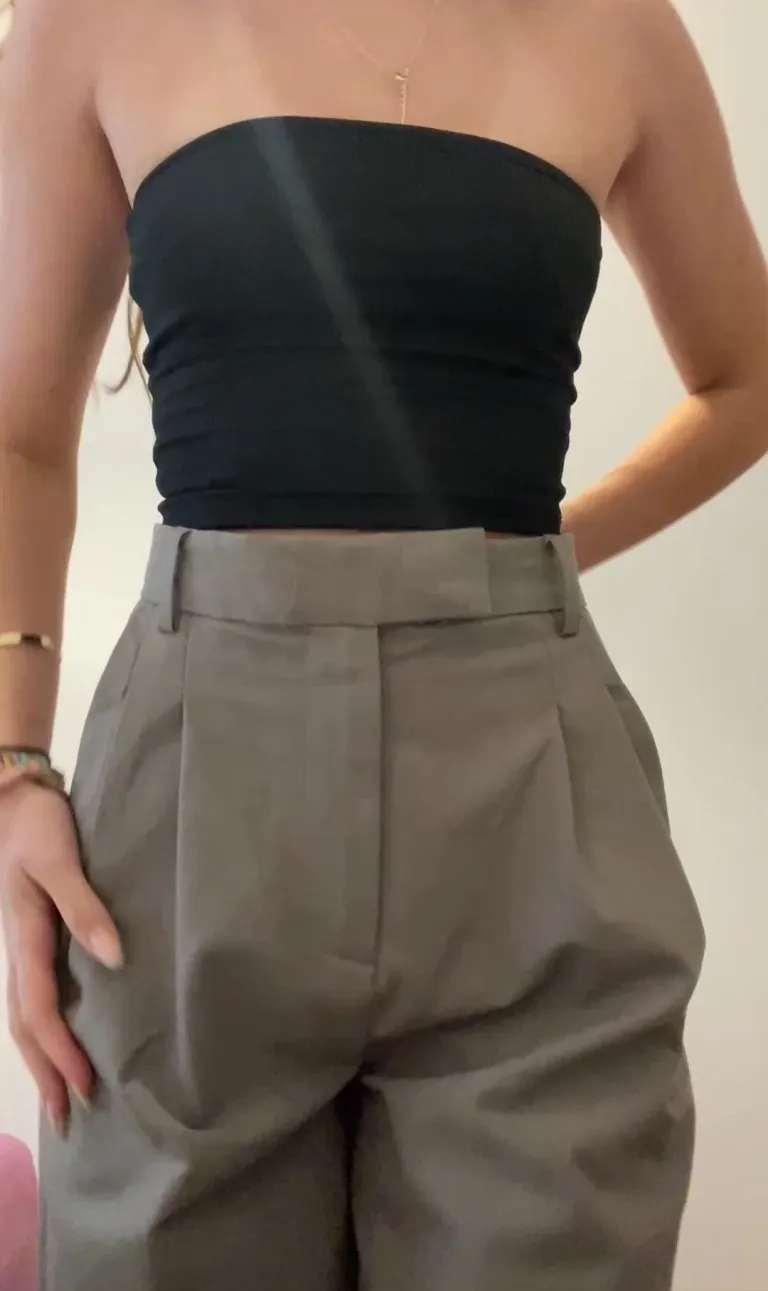 Jus a cute little freshmen feeling extra breedable tonight