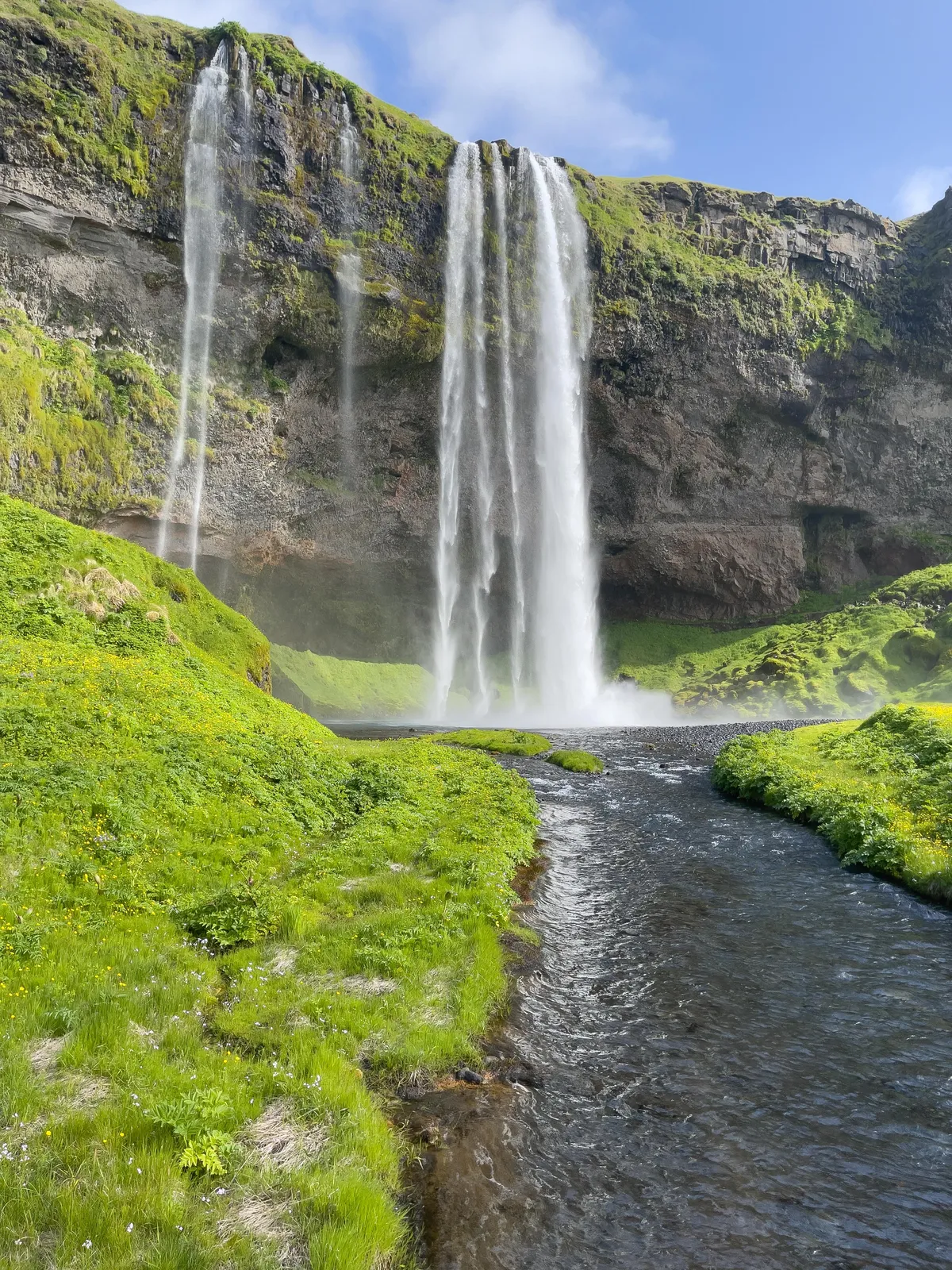 Seljalandsfoss, Iceland [OC] [3024×4032]