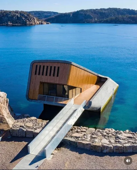 The First European Underwater Restaurant Opened In Norway