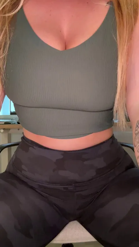 You can’t look away from this tittydrop [Reveal]