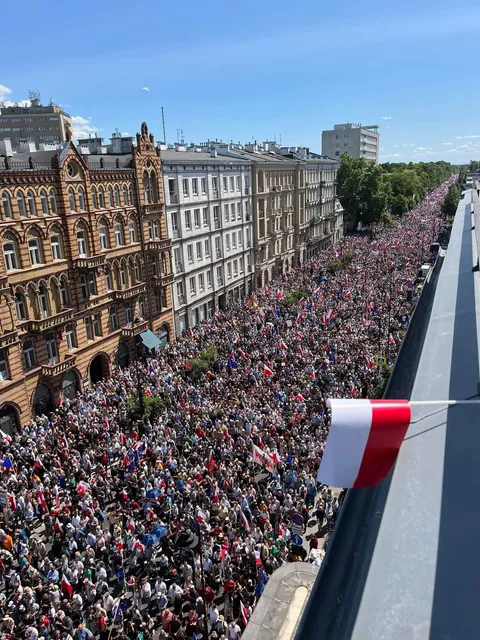 Around 500,000 people attend the oposition protest in Warsaw, making it likely the largest protest in Poland’s modern history. Crowds are protesting against the ruling Law and Justice Party’s anti-democratic policies.