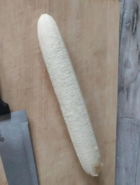 This is totally straight banana