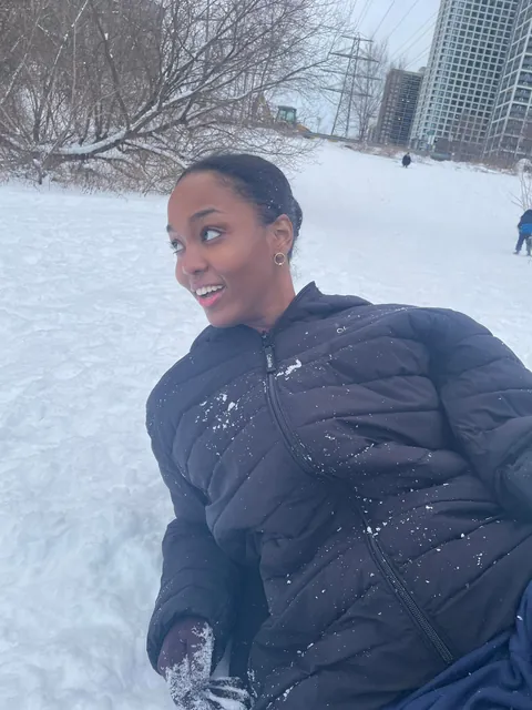 I’m 24 y/o model who lives at home with my parents on my second gap year before grad school. Come for me