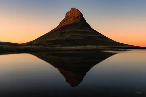 Sunset at Kirkjufell, Iceland [OC] (4215x2810)