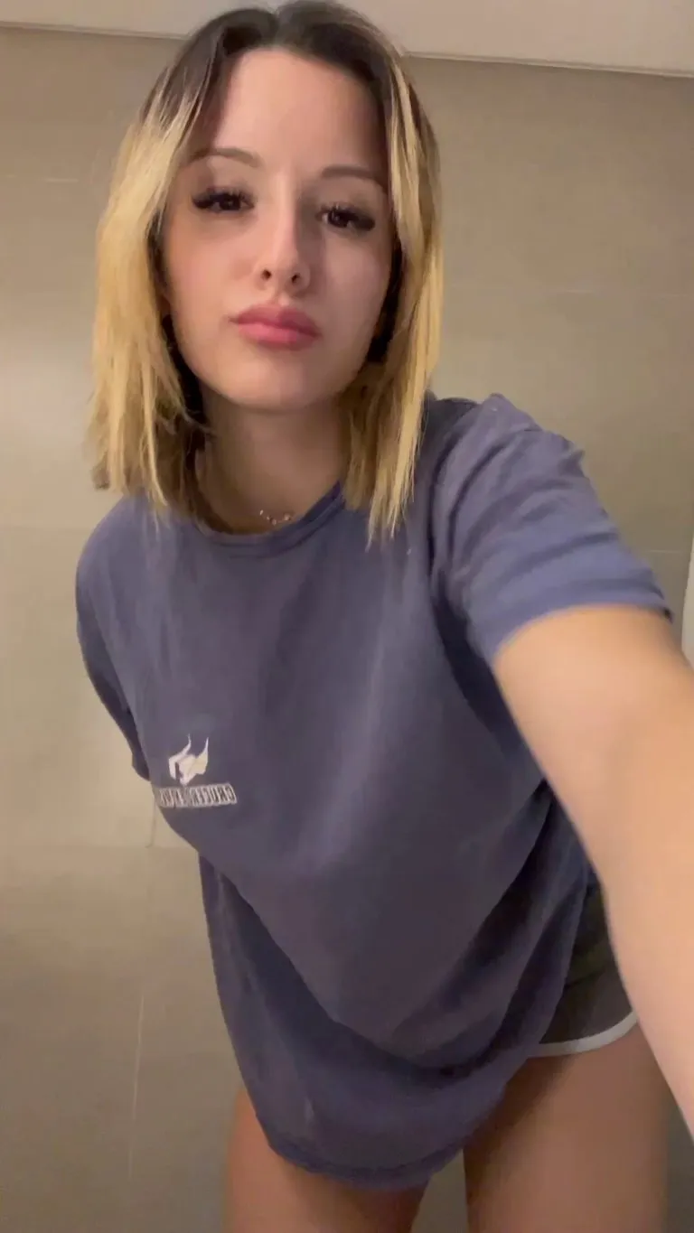 Gym built pawg is calling your name ;)